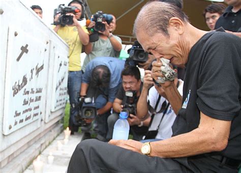 Lauro Vizconde to be buried in same grave with family.